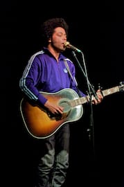 Alex Cuba on Guitar